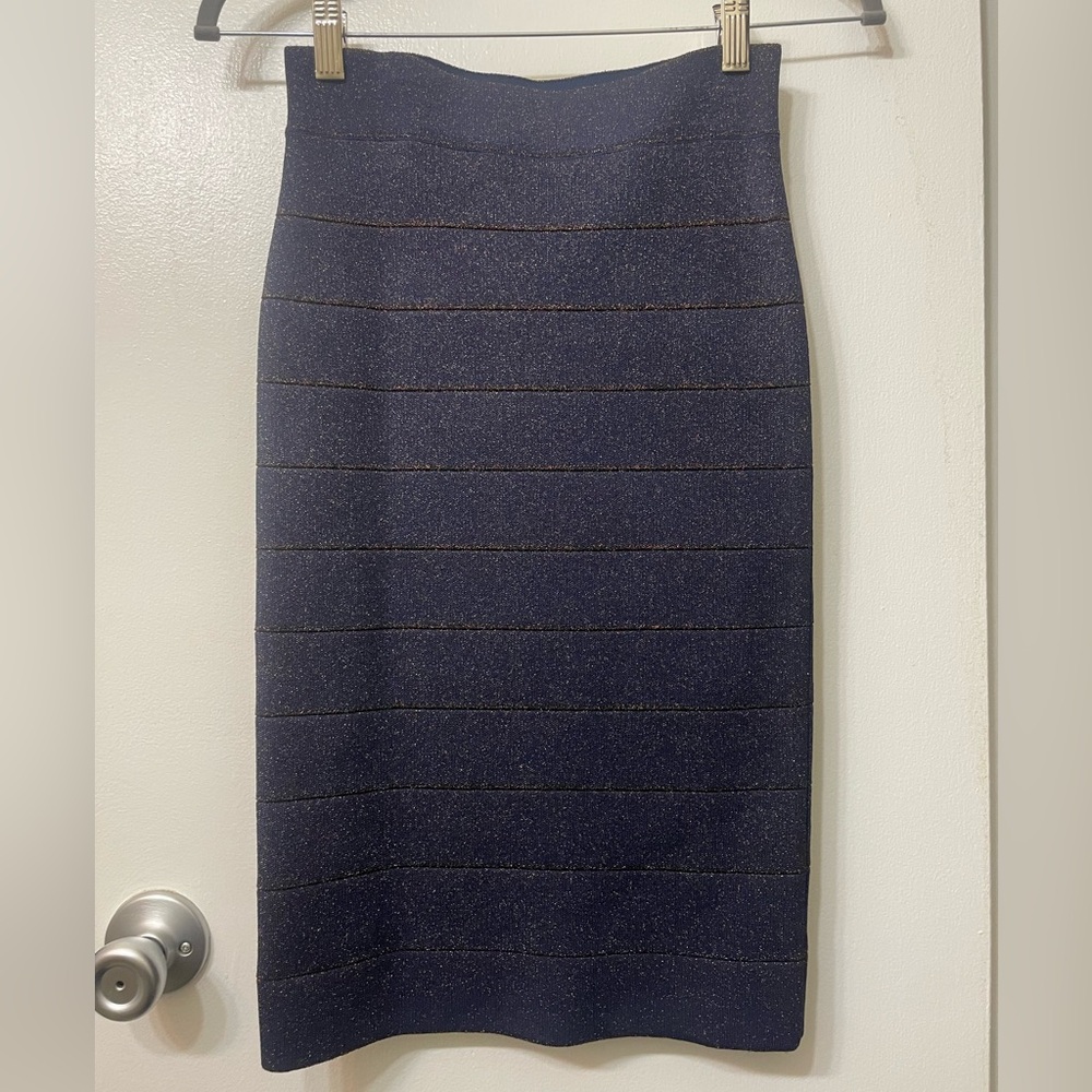 Bcbg MaxAzria below knees skirt size XS